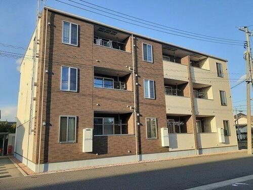 広島県福山市御幸町大字上岩成 3階建 築9年9ヶ月