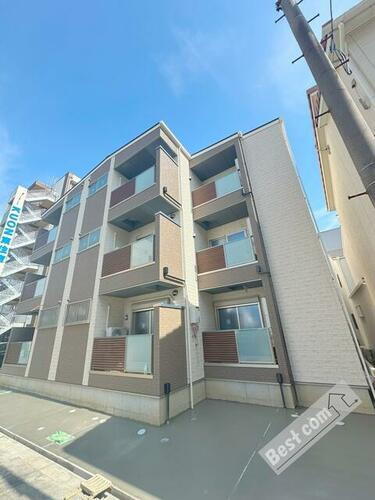 クレスト 3階建