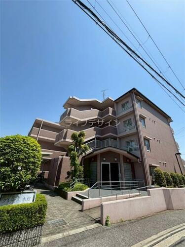 兵庫県宝塚市山本中２丁目 4階建