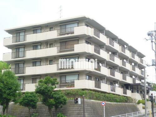 ＷＩＮＧ東戸塚 4階建
