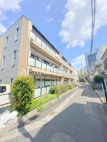 東京都世田谷区三軒茶屋２丁目 3階建
