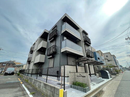 セレスティア柳森町 3階建