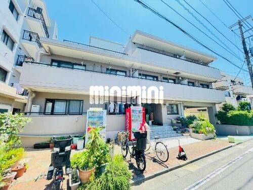 東京都大田区大森中２丁目 3階建