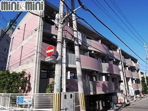 メゾンジュリアナモンド 地上3階地下1階建