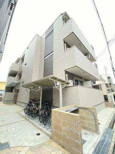 兵庫県尼崎市東園田町６丁目 3階建