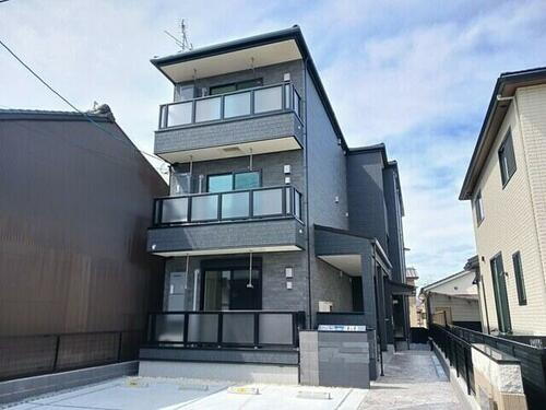 リルーム伏見 3階建