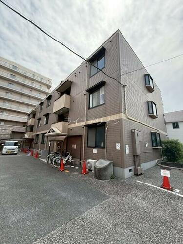 兵庫県伊丹市高台３丁目 3階建