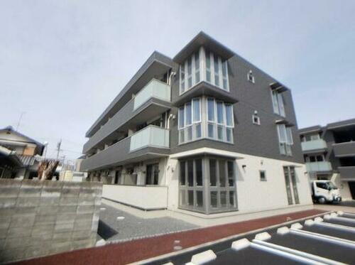 愛媛県松山市持田町３丁目 賃貸アパート