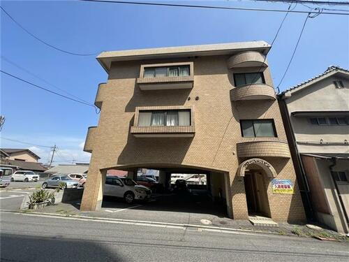 クローバーハイツ 3階建