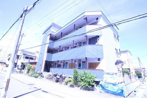 ハイツ香松 3階建