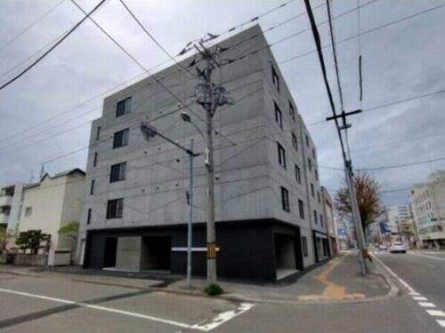 トラストコート北九条 5階建