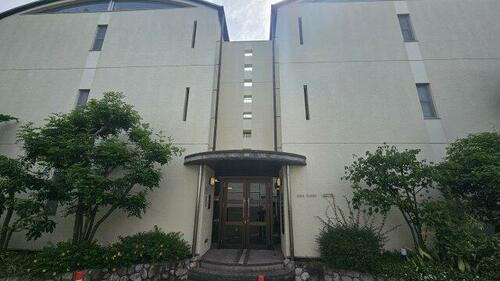 ペアコート仁川 3階建