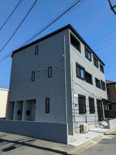 メゾンブルークレール 3階建