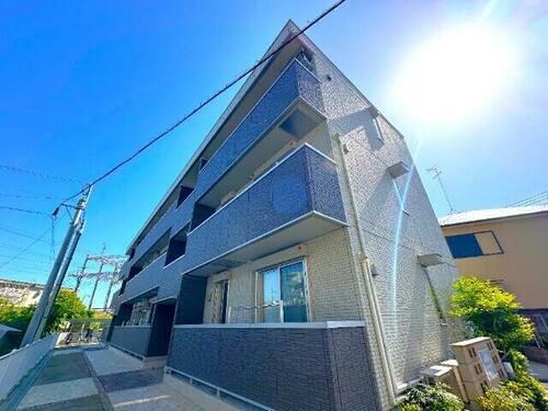 大阪府茨木市庄２丁目 3階建