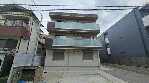 兵庫県西宮市大畑町 3階建