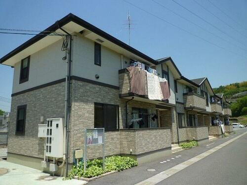 広島県尾道市西藤町 2階建