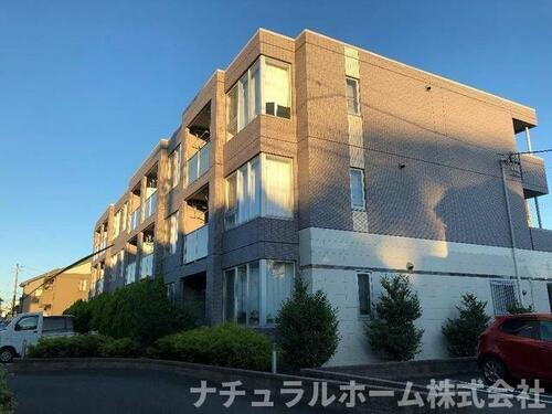 エルヴェ汐焼Ａ 3階建