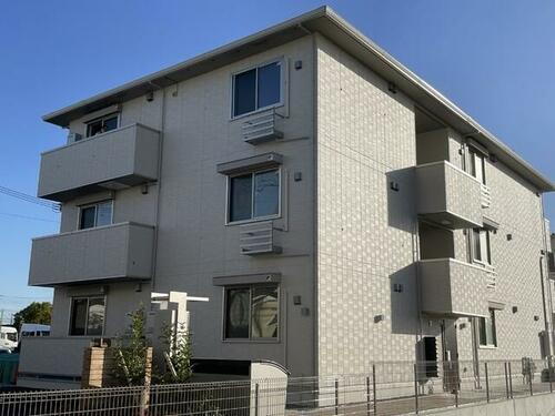 兵庫県明石市林崎町１丁目 3階建