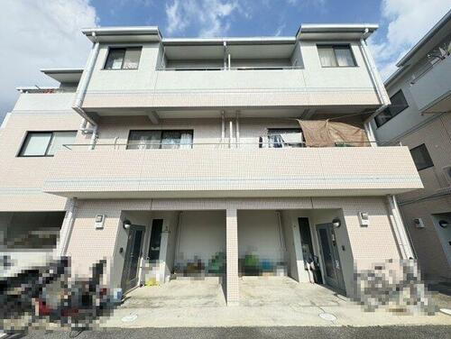 大阪府箕面市粟生外院３丁目 テラスハウス