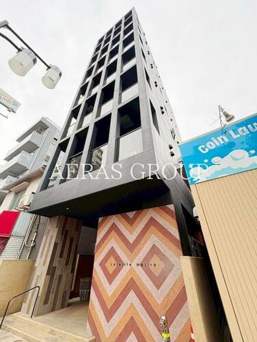 ラテライト目白 8階建