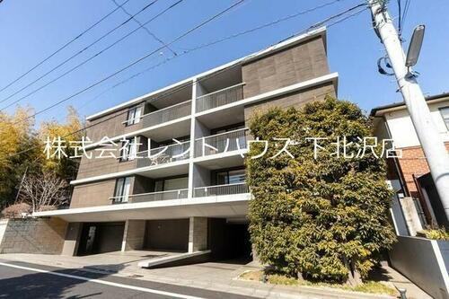 東京都世田谷区代沢２丁目 3階建