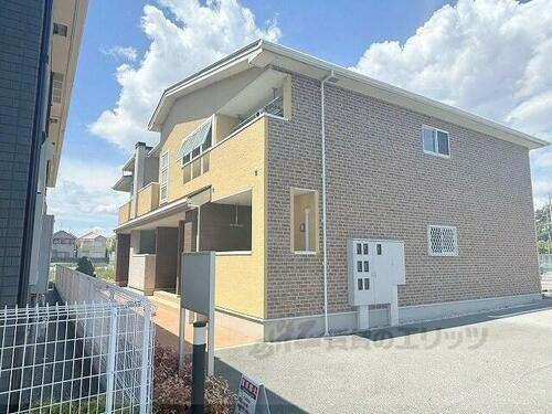 兵庫県尼崎市田能５丁目 築8年11ヶ月 2階建