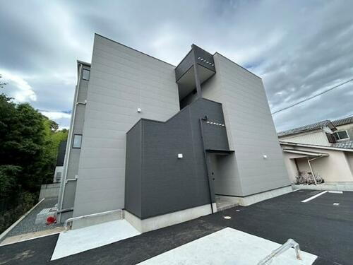 ＡＤＣ鳥栖ブルク 2階建