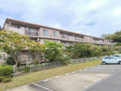 奈良県奈良市中山町西２丁目 築47年4ヶ月 3階建