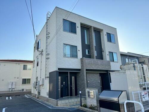兵庫県姫路市広畑区小松町３丁目 3階建