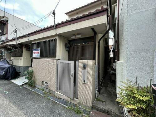 兵庫県尼崎市浜３丁目 2階建