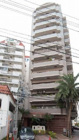 サントピア牧志駅前