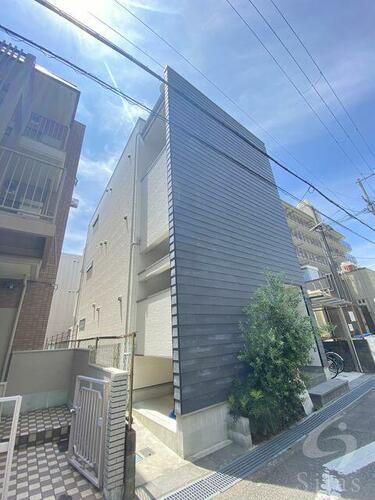 兵庫県尼崎市若王寺３丁目 3階建