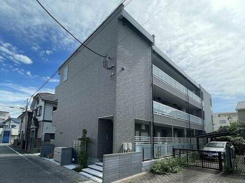 埼玉県坂戸市緑町 3階建