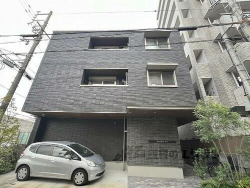 兵庫県伊丹市西台２丁目 築5年5ヶ月 3階建