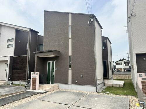 クレストタウン美乃利 2階建