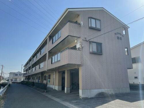 サンファミール西庄 3階建