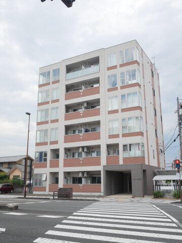 サニーコート安倍 6階建