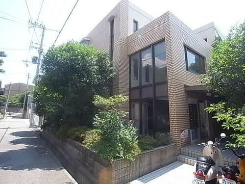 プラス六甲 3階建