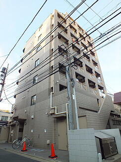 東京都世田谷区南烏山４丁目 8階建