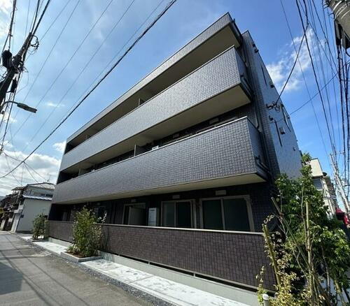 ラ・カーサマロン 3階建