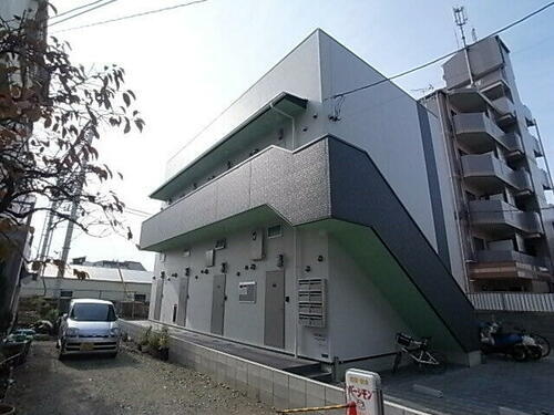 兵庫県尼崎市瓦宮１丁目 2階建