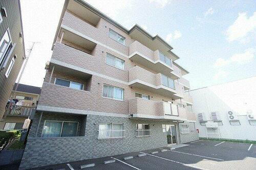 北海道札幌市北区新琴似五条６丁目 4階建