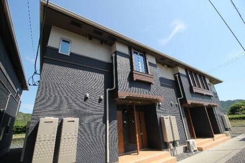 岡山県和気郡和気町尺所 築8年10ヶ月 2階建