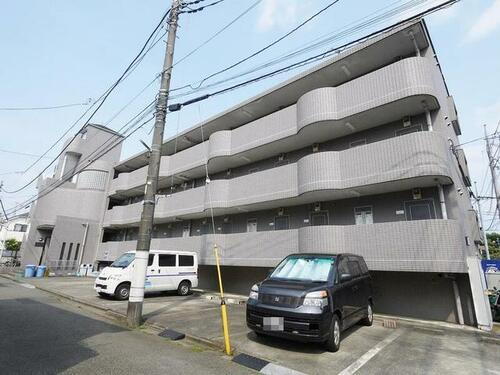 モンレーヴナカ 3階建