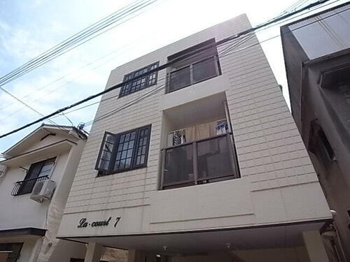 兵庫県神戸市中央区宮本通７丁目 3階建