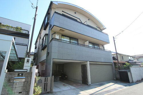 兵庫県尼崎市南塚口町１丁目 3階建