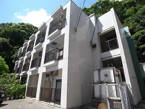 兵庫県神戸市中央区熊内町５丁目 3階建