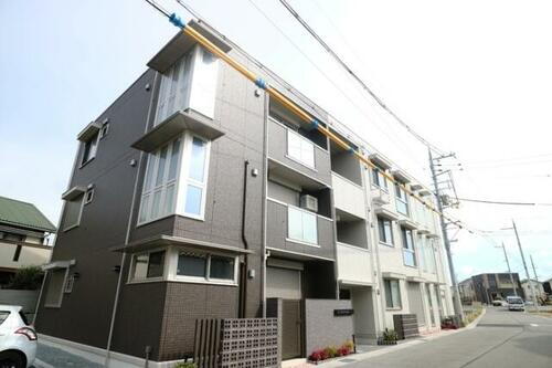 兵庫県明石市大久保町大窪 3階建