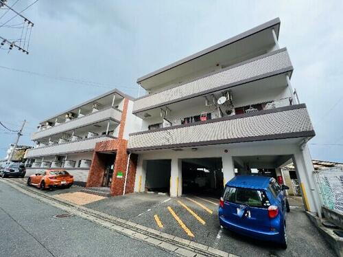 福岡県福岡市東区和白３丁目 築27年10ヶ月 3階建