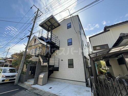 千葉県松戸市岩瀬 3階建 